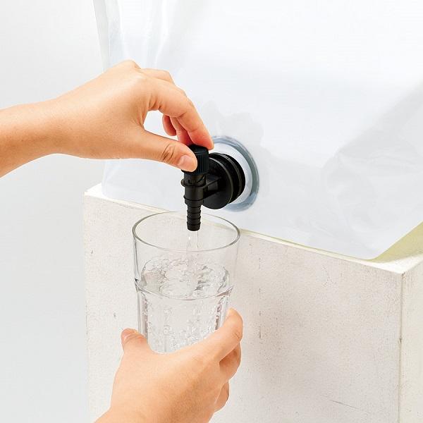 給水タンク 8リットル コック付き 非常用給水袋 アウトドアグッズ 防災 断水対策 備品 ノベルティ 目盛り付ウォータージャグ8L