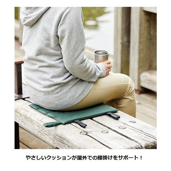 屋外クッション コンパクト ゴムバンド付き ノベルティ 小ロット スタジアムクッション