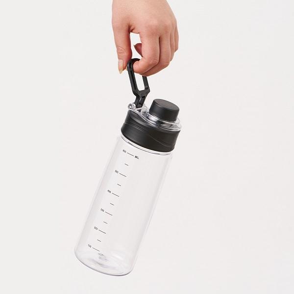 クリアボトル 目盛り付 シェイカー 水筒 680ml ノベルティ 小ロット シリコンシェイカーボール＋目盛り付ハンドルボトル セット