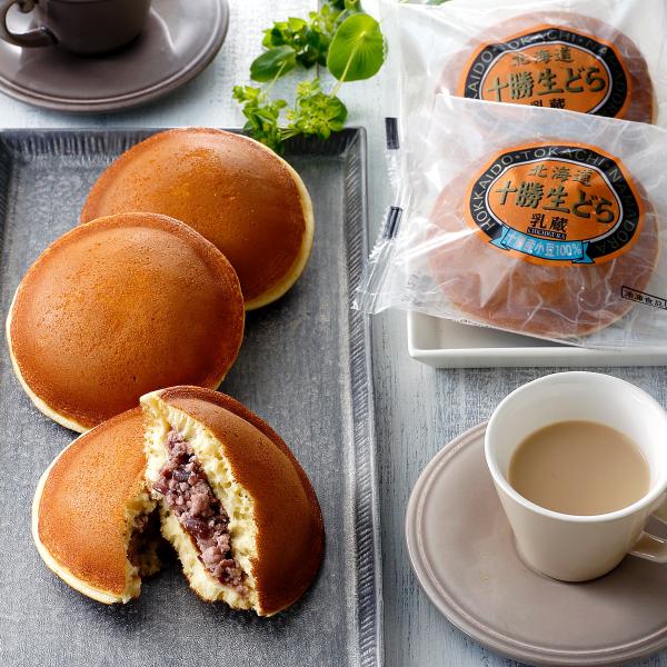 乳蔵 北海道十勝生どら 10個セット 送料無料 お取り寄せ スイーツ デザート グルメ 個包装 贈り物 お歳暮 御年賀 お中元 内祝い 返礼品